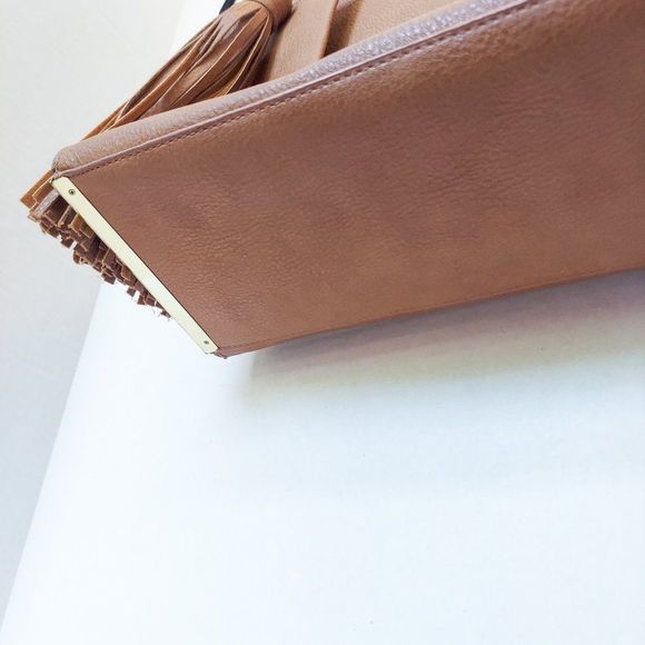 STEVE MADDEN Camel Color Faux Vegan Leather Shoulder Bag - Picture 4 of 8